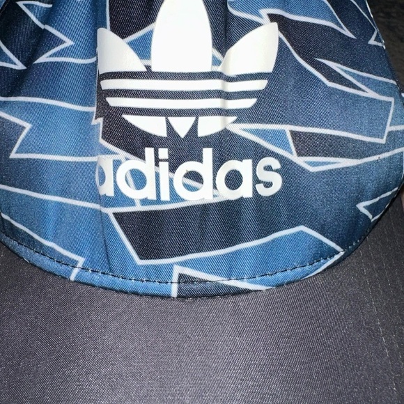 Adidas Shattered Stripe SnapBack Hat - Picture 4 of 6